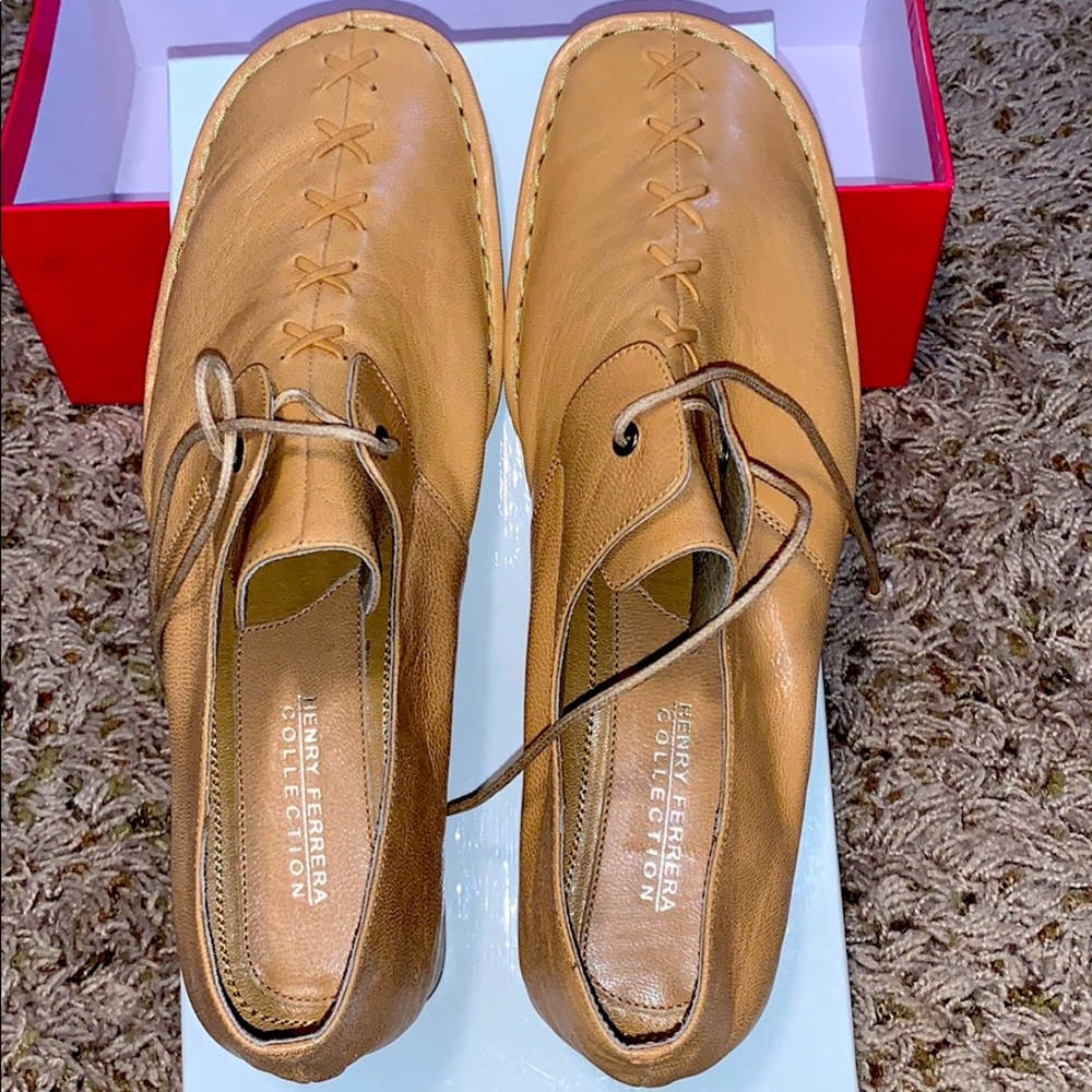 NIB Henry Ferrera flats - size 9US/40EU
